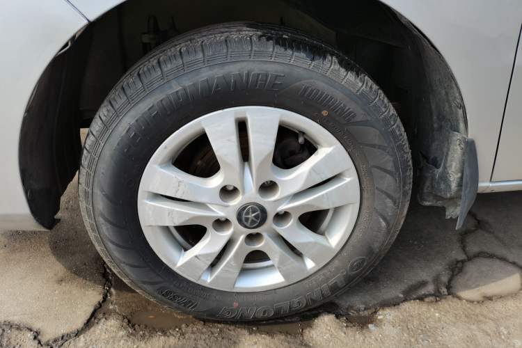 Used JAC Refine M3 2016 IKEA Edition 1.6L Luxury Smart Model Left Front Wheel Hub