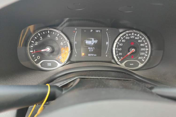 Used Jeep Renegade 2018 Connected Large Screen Version 180T Automatic High-Energy Edition
