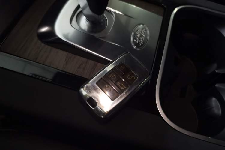 Used Land Rover Discovery Sport 2020 249 PS R-Dynamic Performance Tech Edition 7 Seats