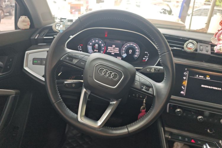 Used Audi Q3 2021 35 TFSI Progressive Dynamic Edition Steering Wheel