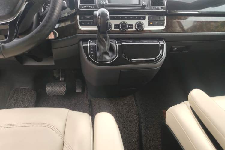 Used Volkswagen Multivan 2018 2.0 TSI 4x4 Prestige Edition 7-Seater
