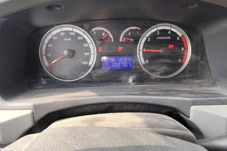 Used Foton Scenic G7 2017 2.0L Short-Wheelbase Commercial Van High-Roof 2-Seater 4Q20M