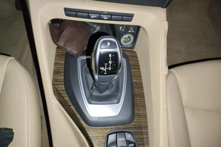 Used BMW X1 2012 xDrive20i Gear Lever