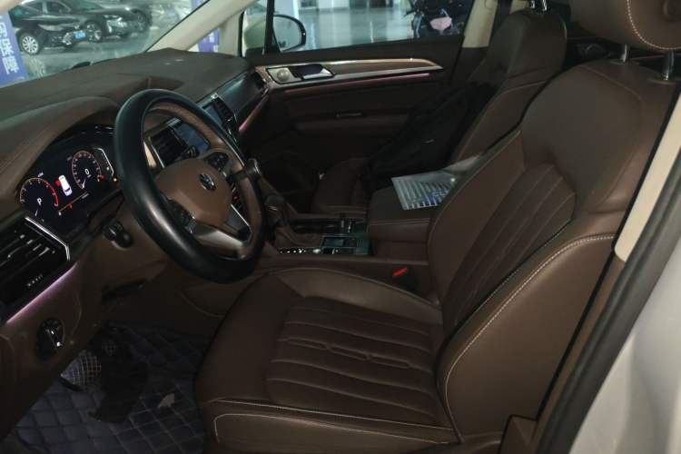 Used Volkswagen Viloran 2020 330TSI Luxury Edition Left Front Seat