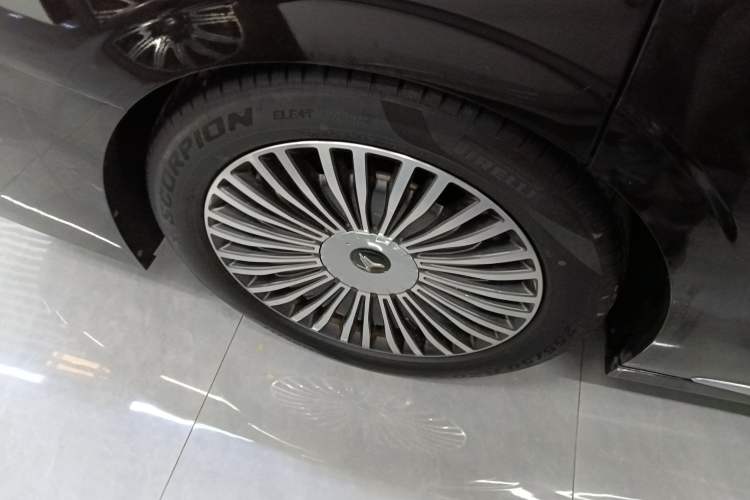 Used VOYAH Dream 2025 PHEV Four-Wheel-Drive Flagship Kunpeng Edition
