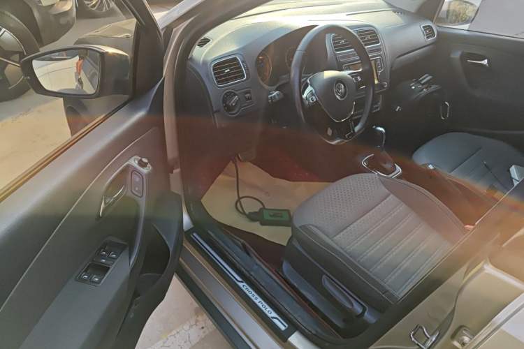 Used Volkswagen Polo 2014 1.6L Cross Polo Automatic