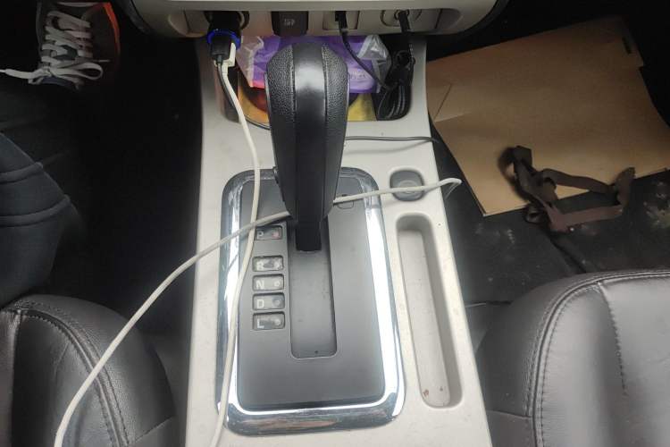 Used Ford Escape  Gear Lever