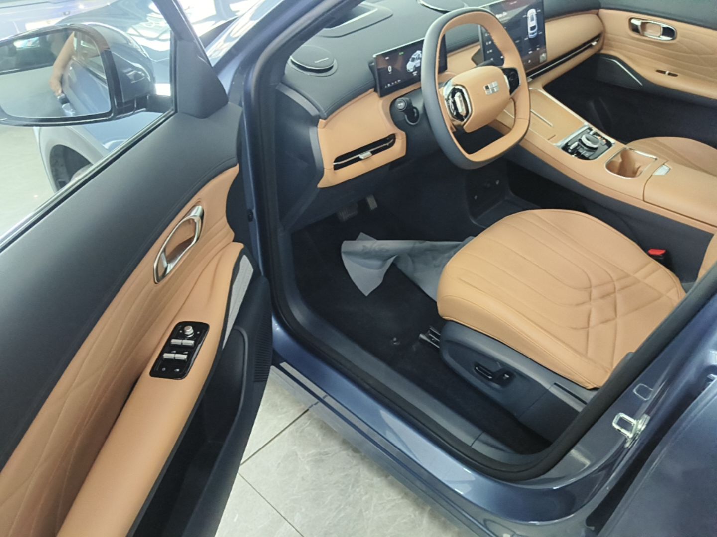 Geely Galaxy Xingjian 7 EM-i 2025 120km Navigator Edition — снимка 18