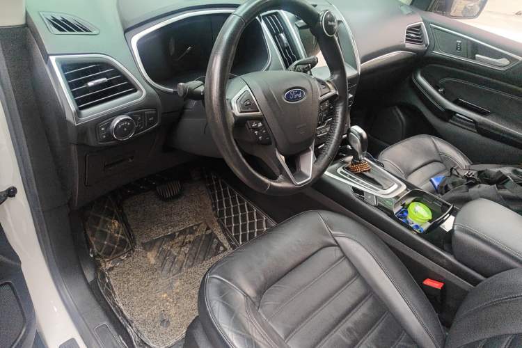 Used Ford Edge 2016 EcoBoost 245 Two-Wheel-Drive Titanium 7-Seater
