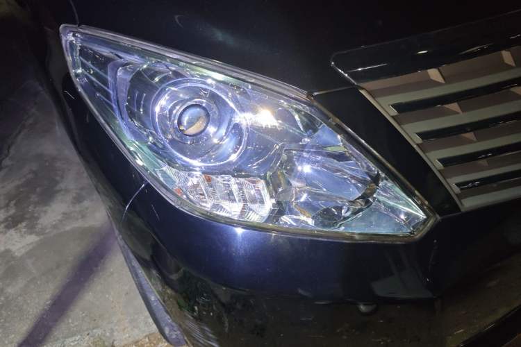 Used FORTHING Lingzhi PLUS 2021 Travel Edition 2.0L Manual Luxury 7-Seater
