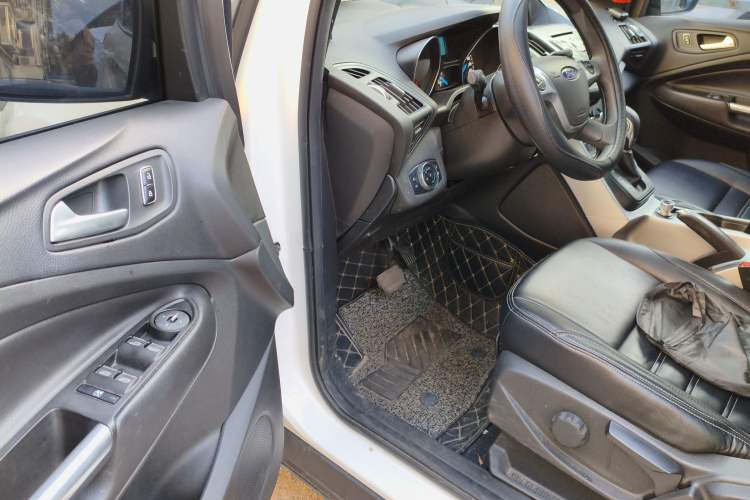 Used Ford Kuga 2013 1.6L GTDi Two-Wheel-Drive Comfort Model
