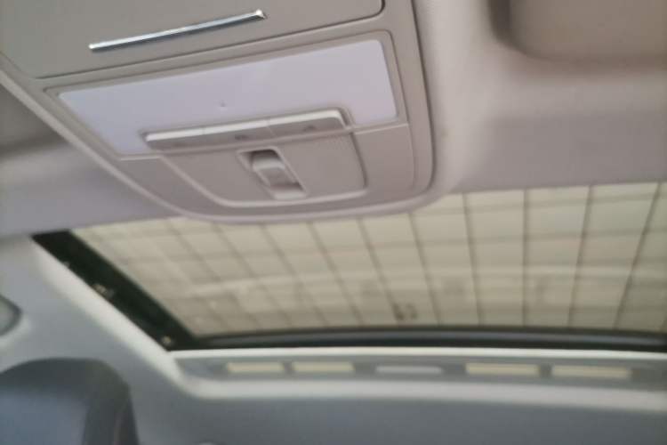 Used MG 5 2021 Revised Version 180 DVVT CVT Youth Luxury Edition Headliner