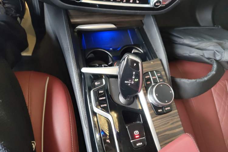 Used BMW 5 Series 2022 Second Facelift 530Li Leading Edition Luxury Package
