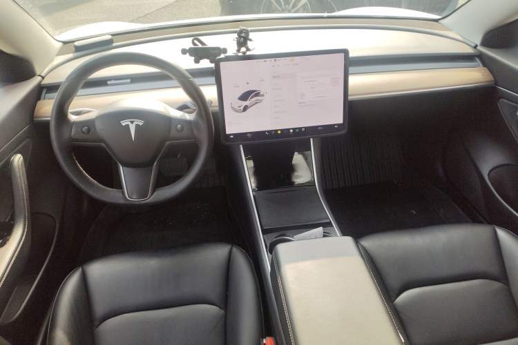 Used Tesla Model 3 2019 Standard Range Rear-Wheel Drive Upgraded Version (52 kWh) Center Console