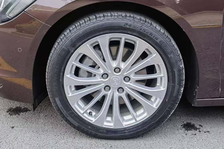Used Buick LaCrosse 2018 28T Elite Edition Left Front Wheel Hub