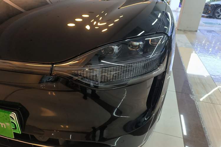 Used Hima AITO M9 2025 Extended-Range Ultra Version 52 kWh 6-Seater Left Front Headlight