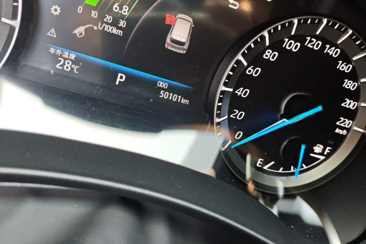 Used Toyota Crown Kluger 2023 2.5L HEV Four-Wheel Drive Luxury Edition Odometer Close Up