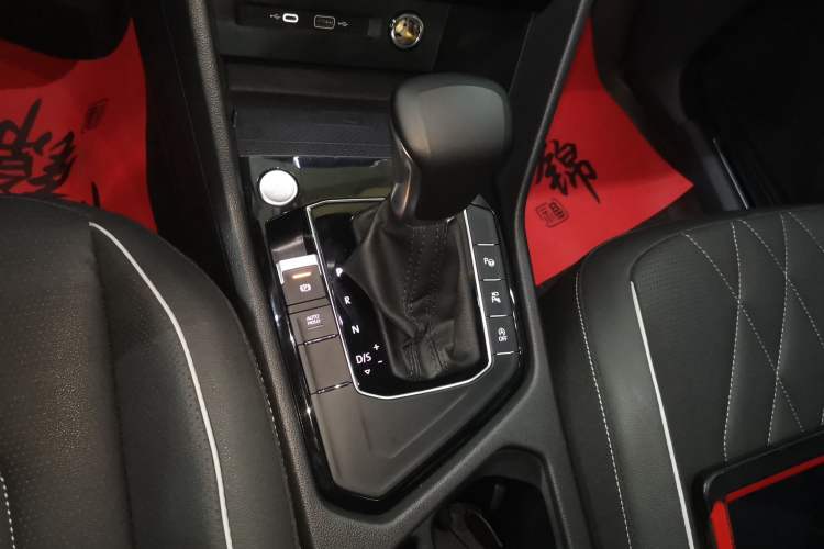 Used Volkswagen Tiguan L 2023 330TSI Automatic Two-Wheel Drive R-Line Enjoyment Edition
