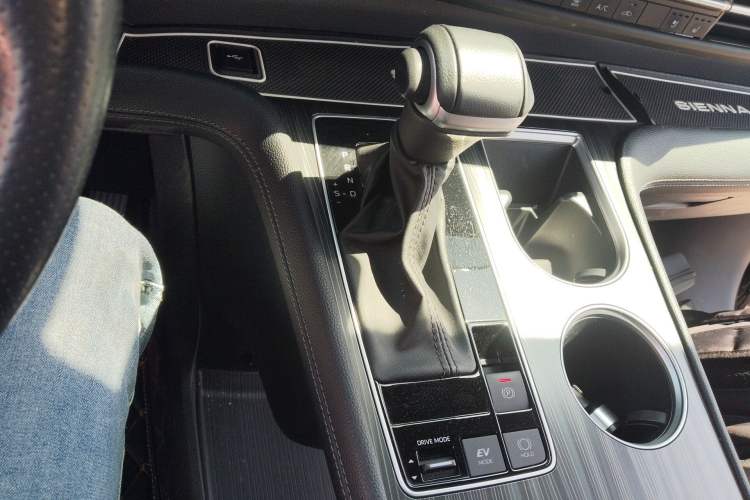 Used Toyota SIENNA 2021 2.5L Hybrid Premium Edition
