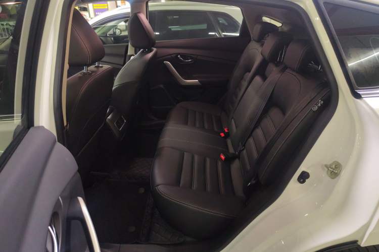 Used Venucia T90 2018 2.0L CVT Smart Connect Luxury Edition China V Standard
