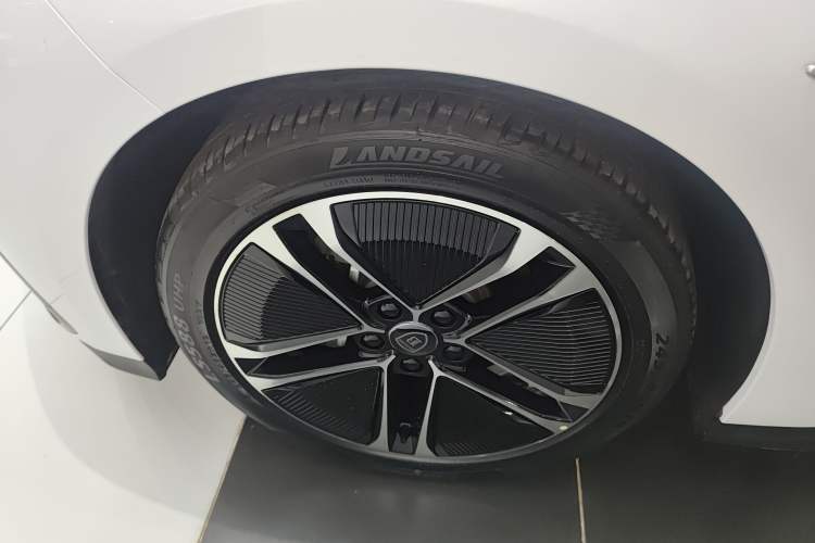 Used BYD Han 2023 EV Champion Edition 605KM Front-Drive Premium Model Left Front Wheel Hub