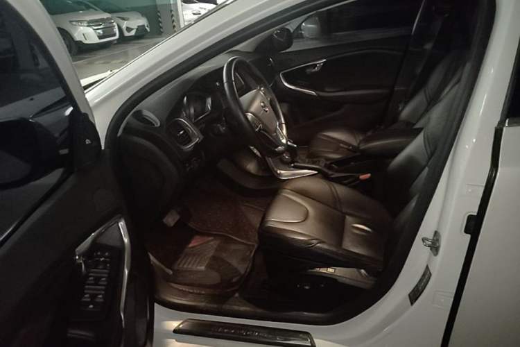 Used Volvo V40 2018 T3 Zhiya Edition