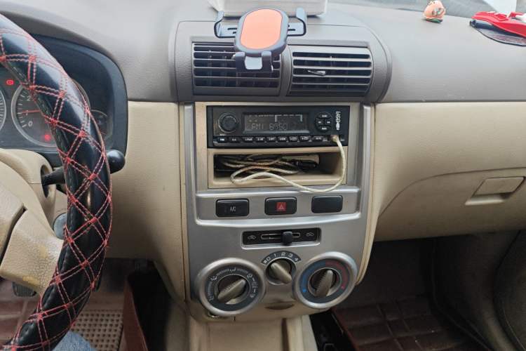 Used FAW Senya M80 2009 1.3L Manual 7-Seater Standard Edition Audio And AC Panel