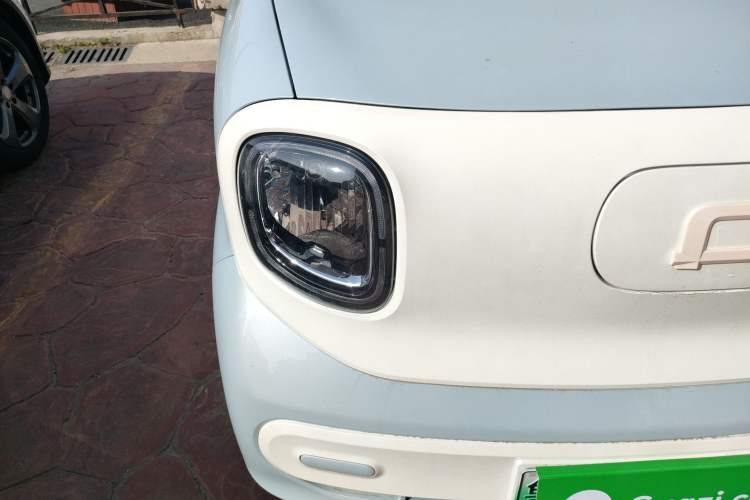 Used Bestune Pony 2026 Model 222km Shining Horse Right Front Headlight