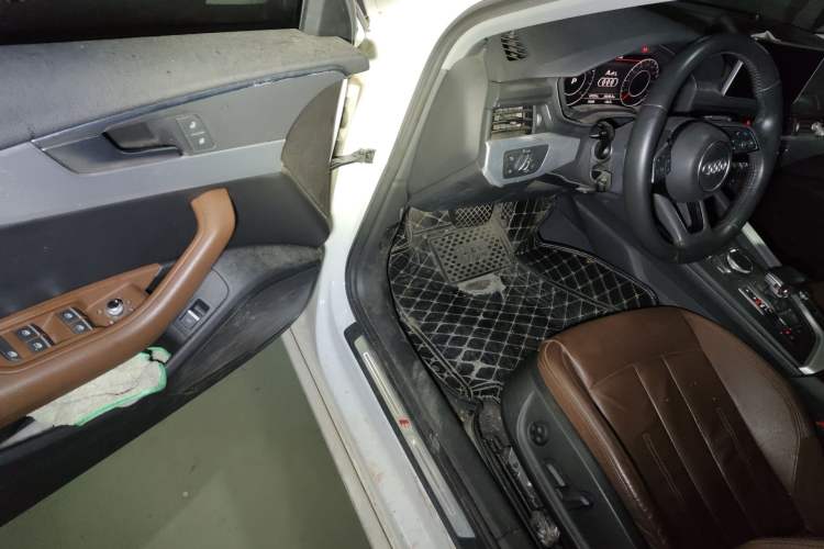 Used Audi A4L 2018 30th Anniversary Edition 40 TFSI Fashion Model
