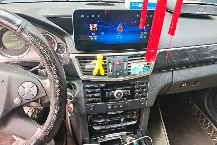 Used Mercedes-Benz E-Class 2010 E 300 L Fashion Model