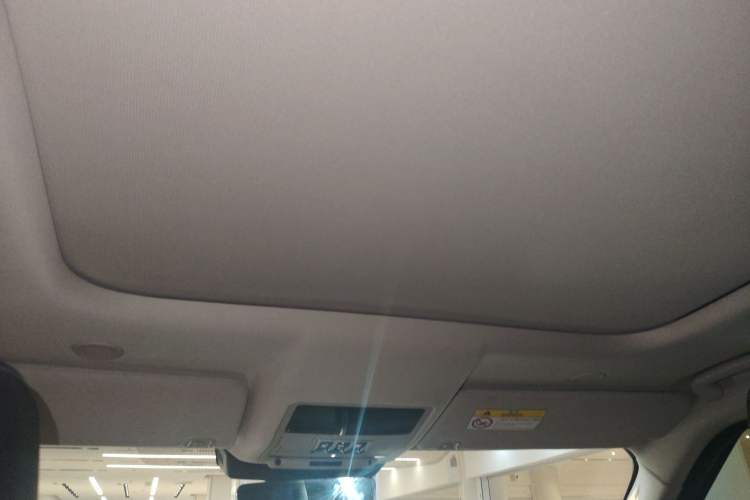 Used Land Rover Discovery 2023 300PS S Headliner