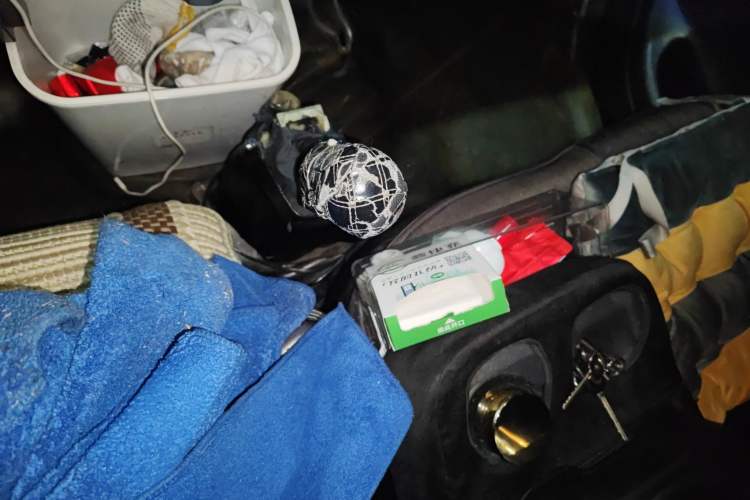 Used Jinbei Grace 2010 2.4L 3rd Generation Zunling Standard Version 9 Seats 9 Seats 4RB2 Gear Lever