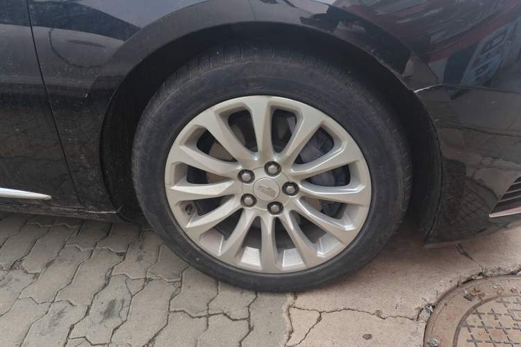 Used Cadillac XTS 2018 28T Tech Edition Right Front Wheel Hub