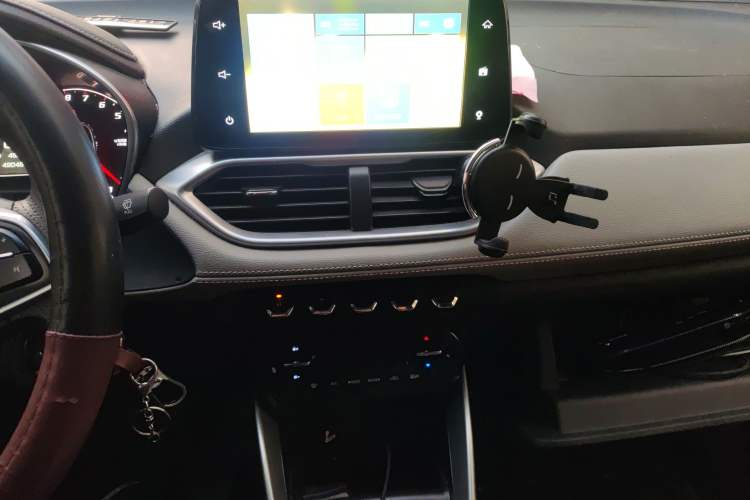 Used Baojun 510 2017 1.5L Automatic Fashion Model Audio And AC Panel