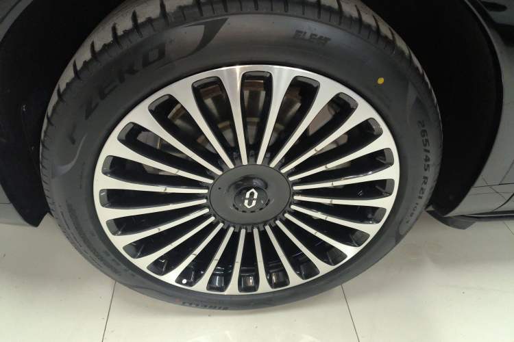 Used Hima AITO M9 2025 Extended-Range Ultra Version 52 kWh 6-Seater Exterior 4