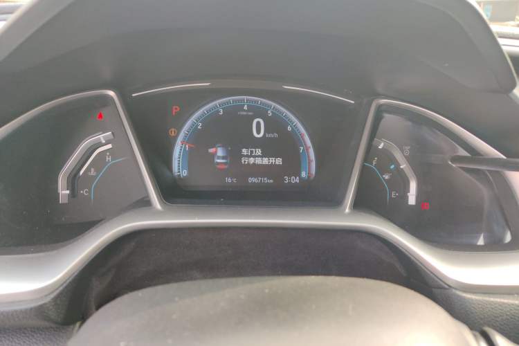 Used Honda Civic 2016 220TURBO CVT Luxury Edition Odometer Close Up