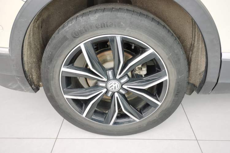 Used Volkswagen Tiguan L 2020 330TSI Automatic Two-Wheel Drive Smart Luxury Edition China VI Standard Right Rear Wheel Hub