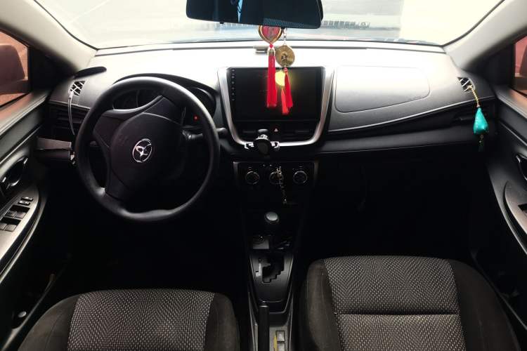 Used Toyota Vios 2017 1.5L CVT Innovation Edition Center Console