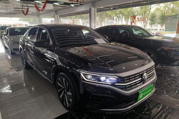 Used Volkswagen Passat 2023 330TSI Luxury Edition
