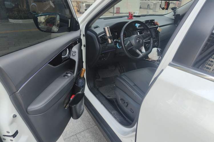 Used Nissan X-Trail 2022 2.0L Two-Wheel Drive Smart Connect & Comfort Edition