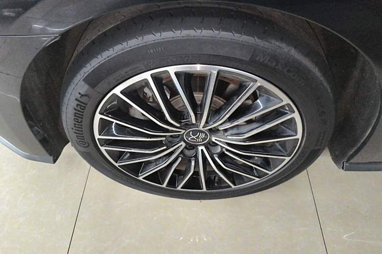 Used BYD Han 2022 DM-i 121KM Prestige Model Left Front Wheel Hub
