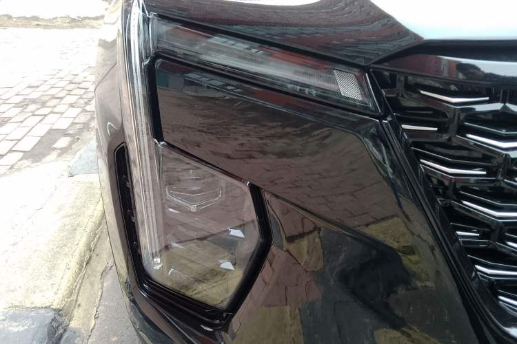 Used Cadillac XT4 2024 Facelift 28T Two-Wheel-Drive Luxury Version Right Front Headlight