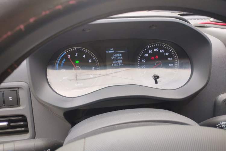 Used Wuling Yangguang 2024 300KM Comfort Version Passenger Van 75kW
