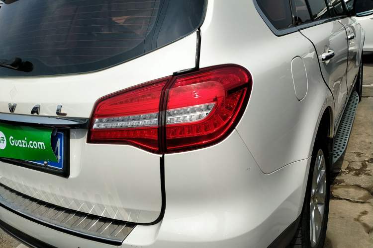 Used Haval H8 2015 2.0T Two-Wheel-Drive Luxury Version