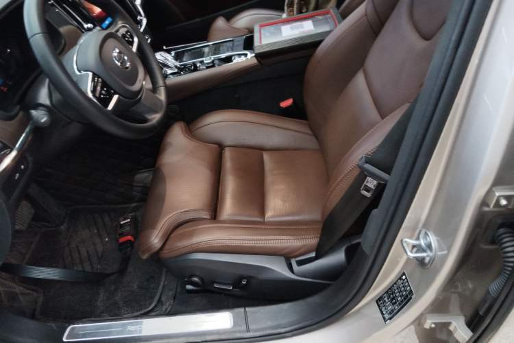 Used Volvo S90 New Energy 2023 T8 Plug-in Hybrid All-Wheel Drive Long-Range Luxury Edition Left Front Seat