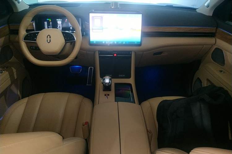 Used Hima AITO M7 2024 1.5T Rear-Drive Plus Version 5 Seats Audio And AC Panel