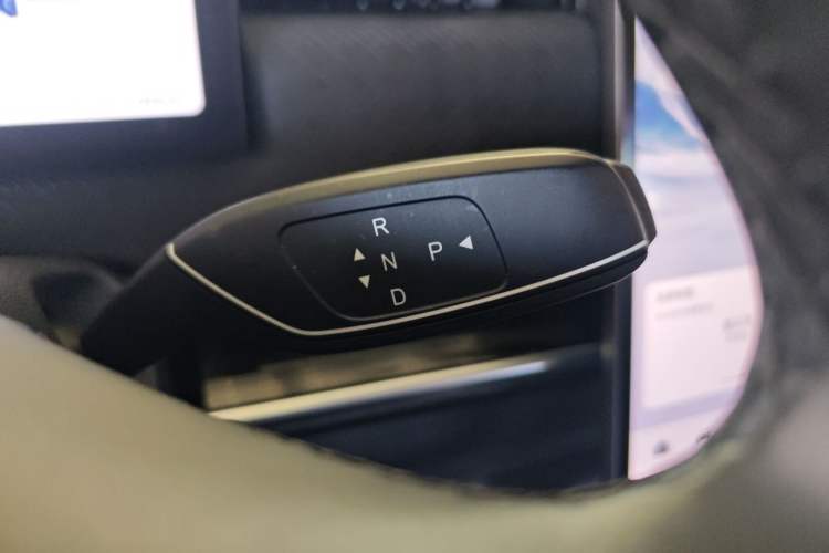 Used Chery Explore 06 C-DM 2024 Luxury Model Gear Lever