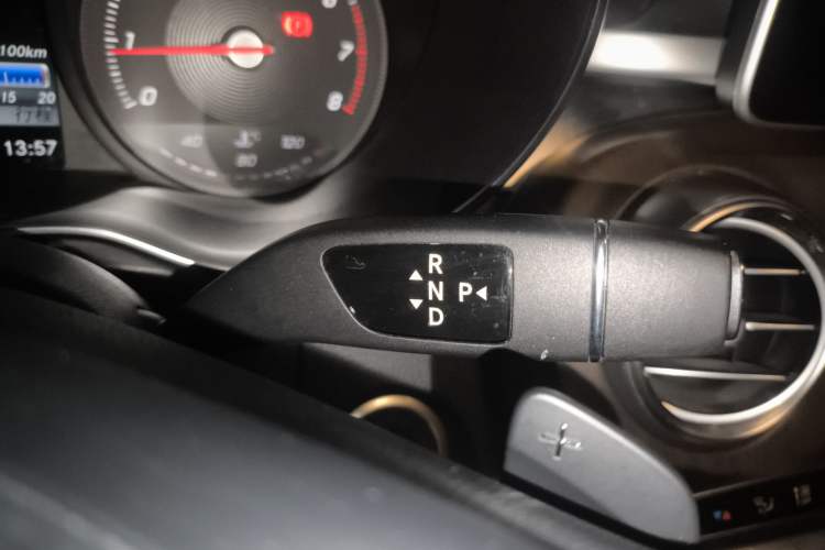 Used Mercedes-Benz GLC 2017 GLC 260 4MATIC Luxury Model Gear Lever