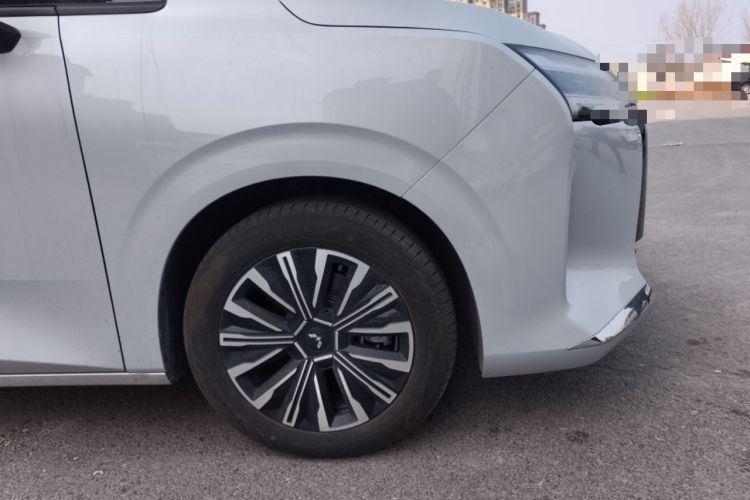 Used Wuling Wuling Starlight 730 2025 Model Plug-in Hybrid 125km Luxury Edition
