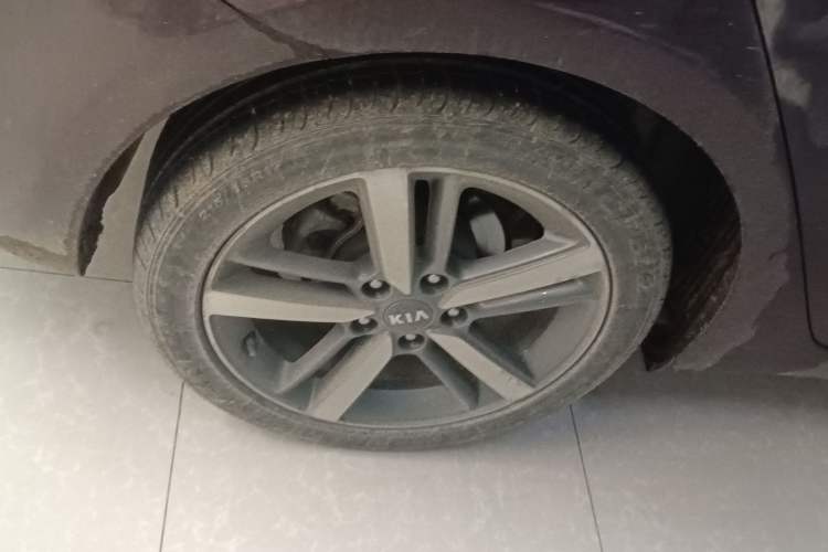 Used Kia K3 2017 1.6L Automatic 15th Anniversary Special Edition GLS Right Rear Wheel Hub